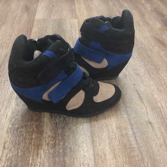 Vera Wang Color Block Wedge Sneakers - Picture 3 of 7